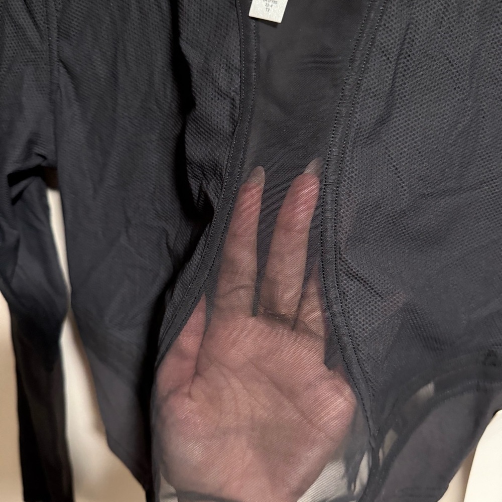 NWT Lululemon Mesh Panelled Training Long Sleeve Shirt
Black- Size 8 - Picture 8 of 9